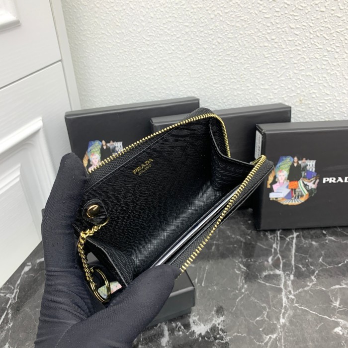 【話題商品！】 プラダ 激安偽物 短財布