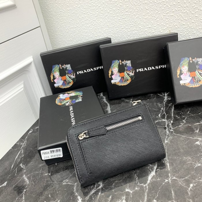超奇跡の入荷☆ プラダ 偽物通販 短財布