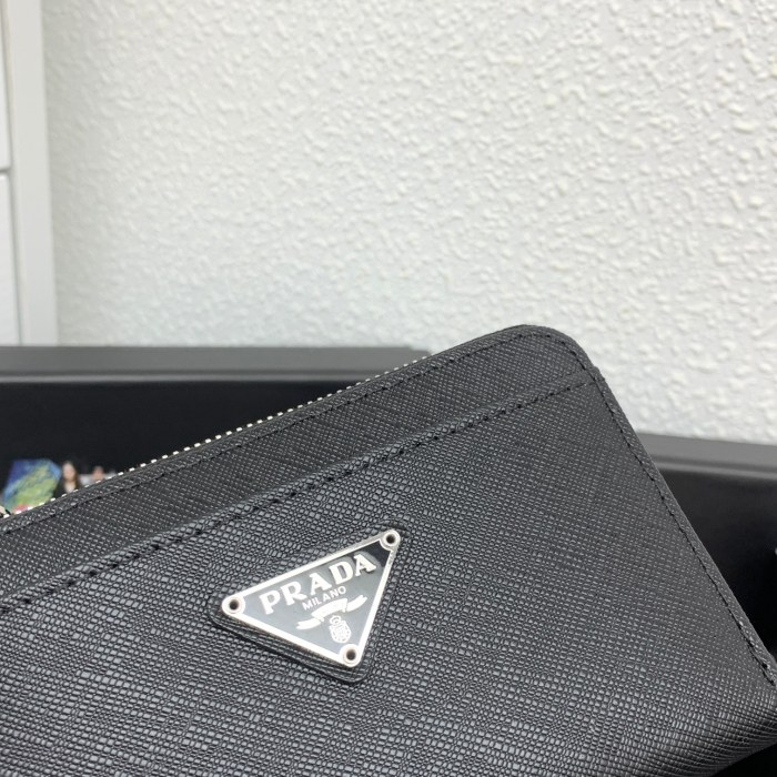 超奇跡の入荷☆ プラダ 偽物通販 短財布