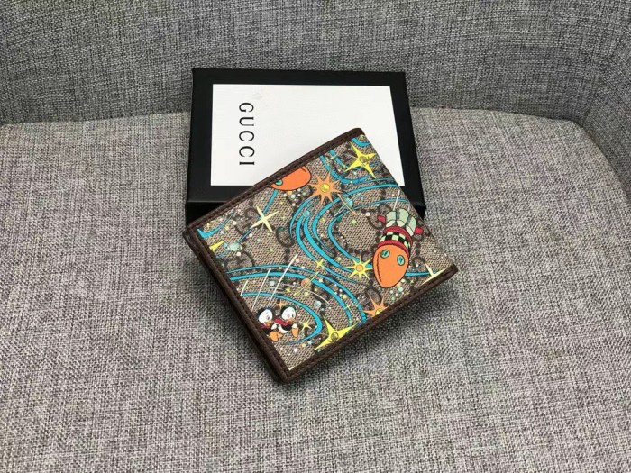 日本未入荷 グッチ コピー 短財布
