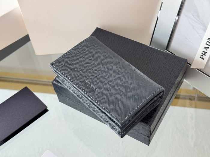 超奇跡の入荷☆ プラダ 激安通販 短財布