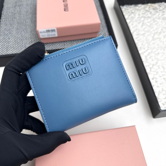 超奇跡の入荷☆ ミュウミュウ コピーおすすめ 短財布