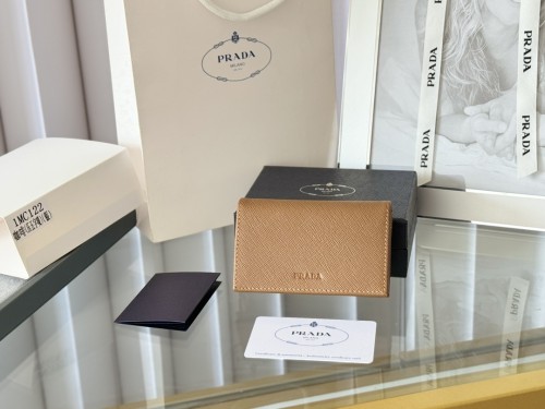 使い勝手良し プラダ コピー 短財布