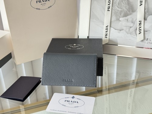 超奇跡の入荷☆ プラダ 激安通販 短財布