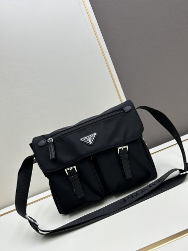 【話題商品！】プラダ 激安偽物 メンズ ショルダーバック
