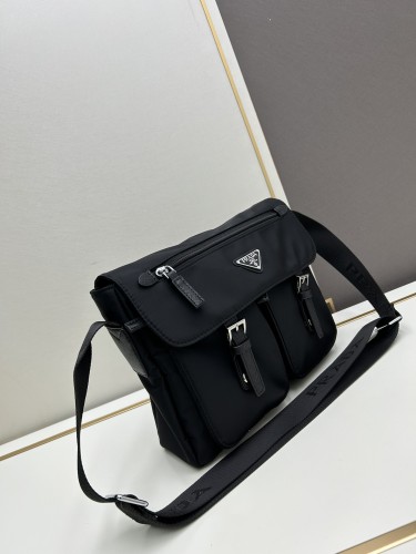 【話題商品！】プラダ 激安偽物 メンズ ショルダーバック