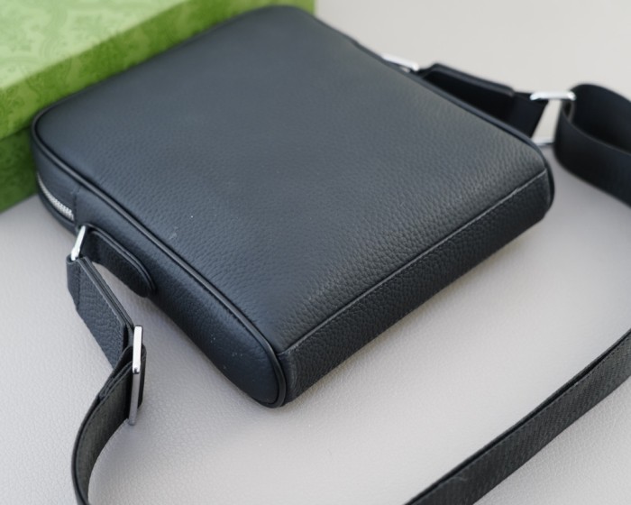 大人気 プラダ n級品 メンズショルダーバッグを斜め掛