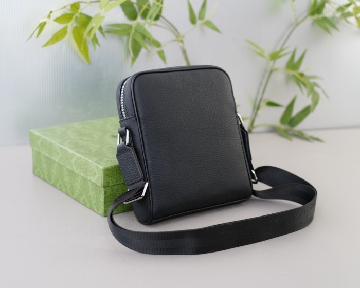 大人気 プラダ n級品 メンズショルダーバッグを斜め掛