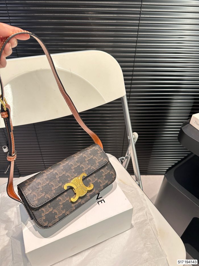日本未入荷 セリーヌ 激安偽物 の脇下バッグ