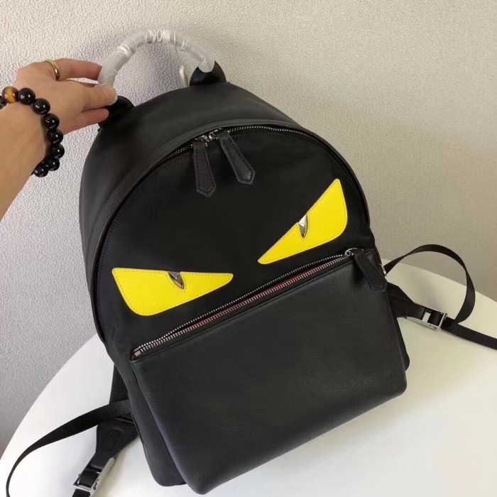累積売上総額第１位！フェンディ コピー の小さな怪獣リュックサック