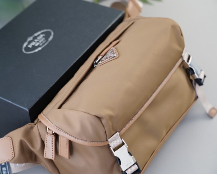 追跡付 プラダ n級品 メンズショルダーバッグを斜め掛