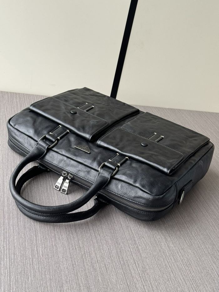 日本未入荷 プラダ 激安偽物 手提げブリーフケース