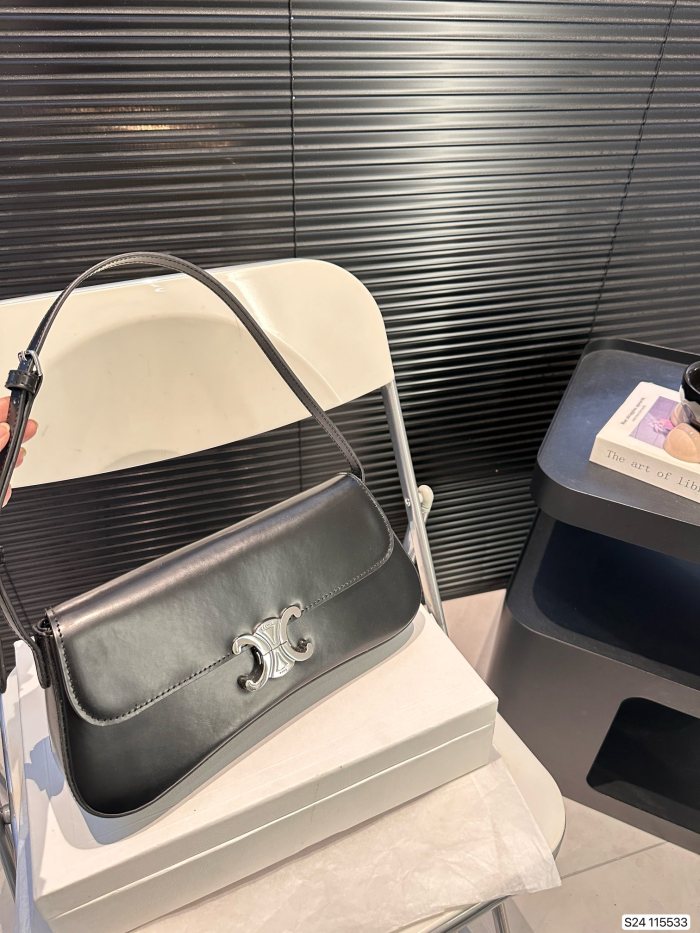 超奇跡の入荷☆ セリーヌ コピー の脇バッグ