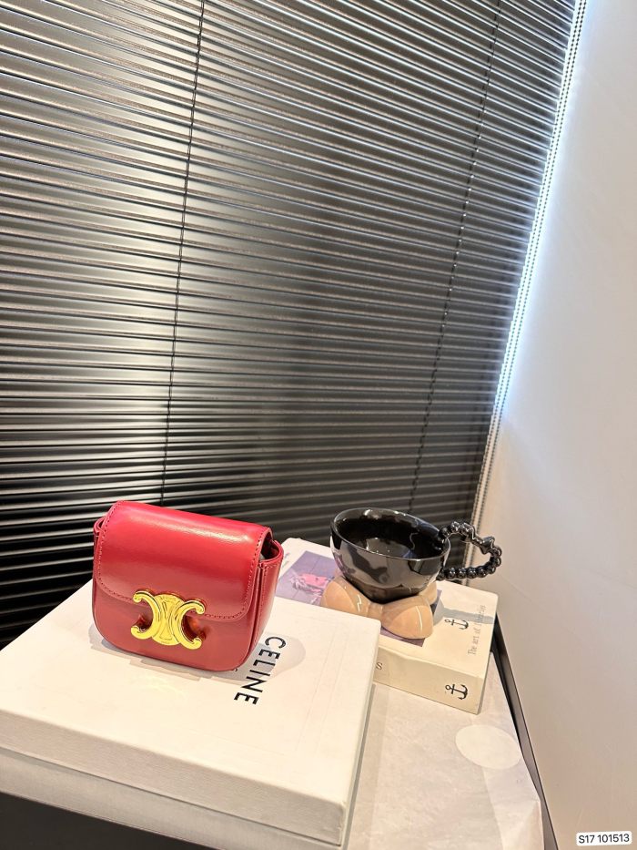 【話題商品！】セリーヌ 偽物通販 のミニお年玉バック