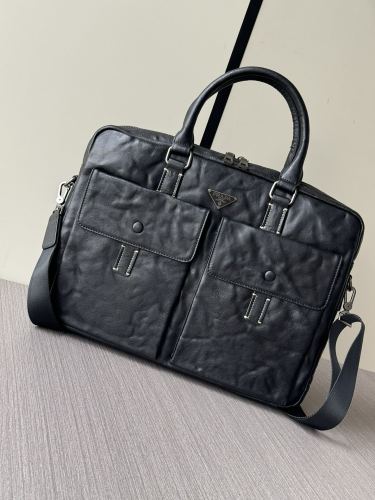 日本未入荷 プラダ 激安偽物 手提げブリーフケース