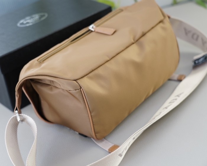 追跡付 プラダ n級品 メンズショルダーバッグを斜め掛