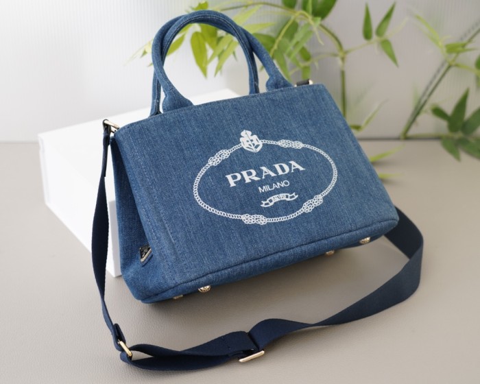 稀少 プラダ n級品 ショルダーバッグを斜め掛けにする
