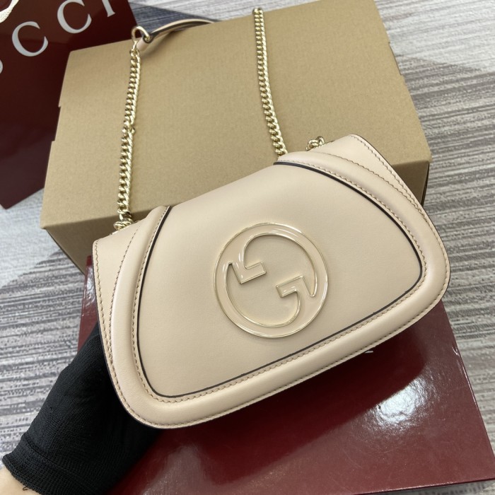 一目惚れ♪ グッチ n級品 ショルダーバック