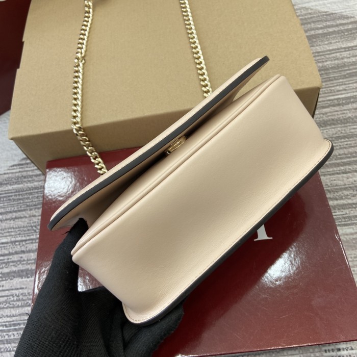 一目惚れ♪ グッチ n級品 ショルダーバック