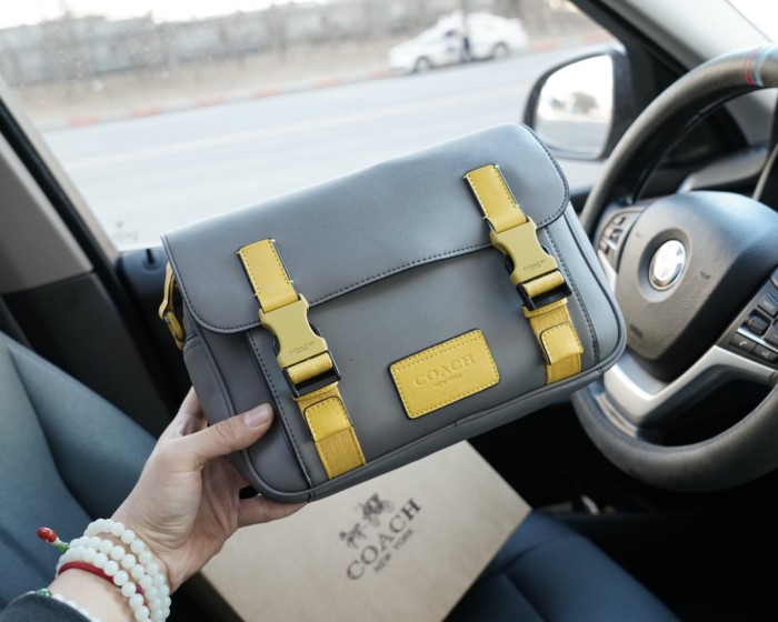 追跡付 コーチ コピー ショルダーバック
