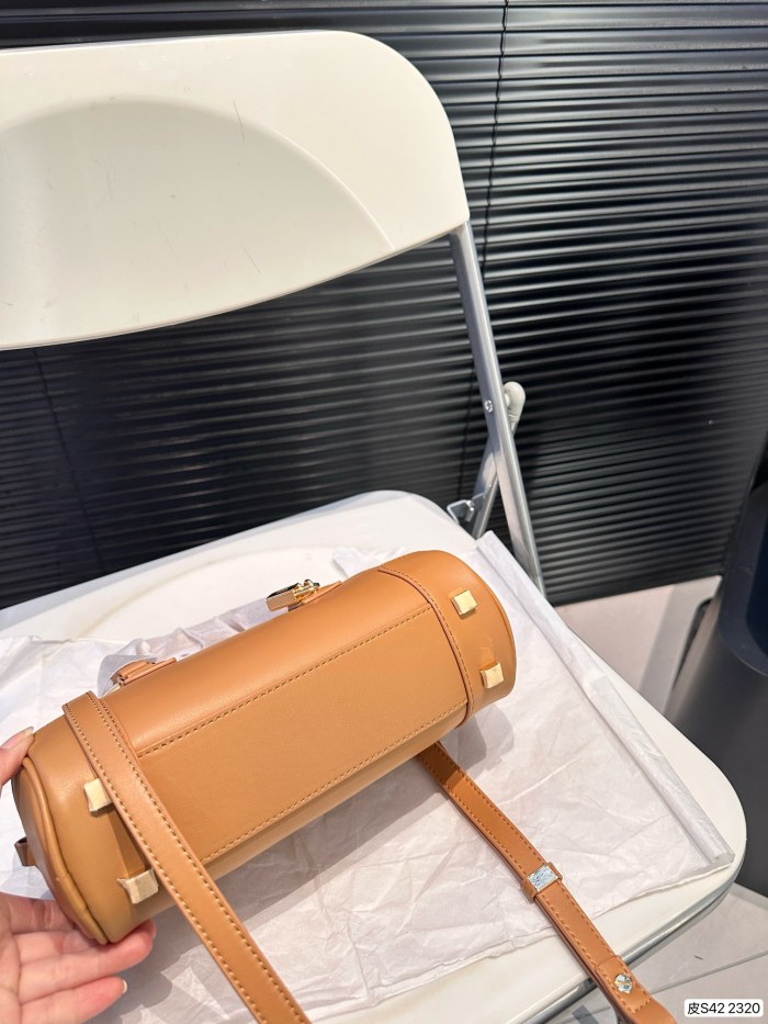 超奇跡の入荷☆ ロエベ 偽物通販 ショルダーバッグ