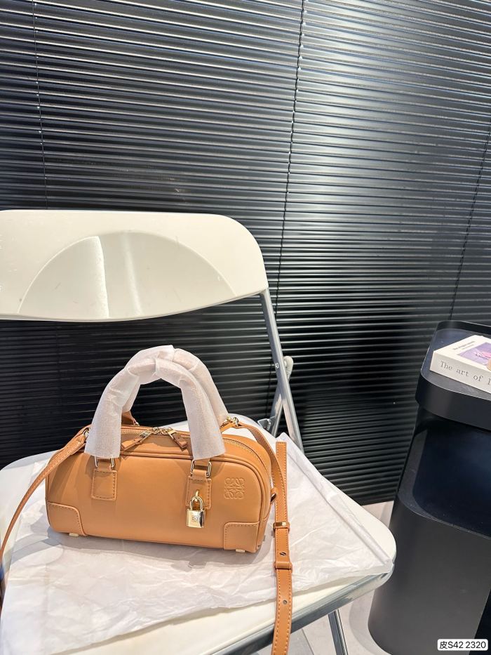 超奇跡の入荷☆ ロエベ 偽物通販 ショルダーバッグ