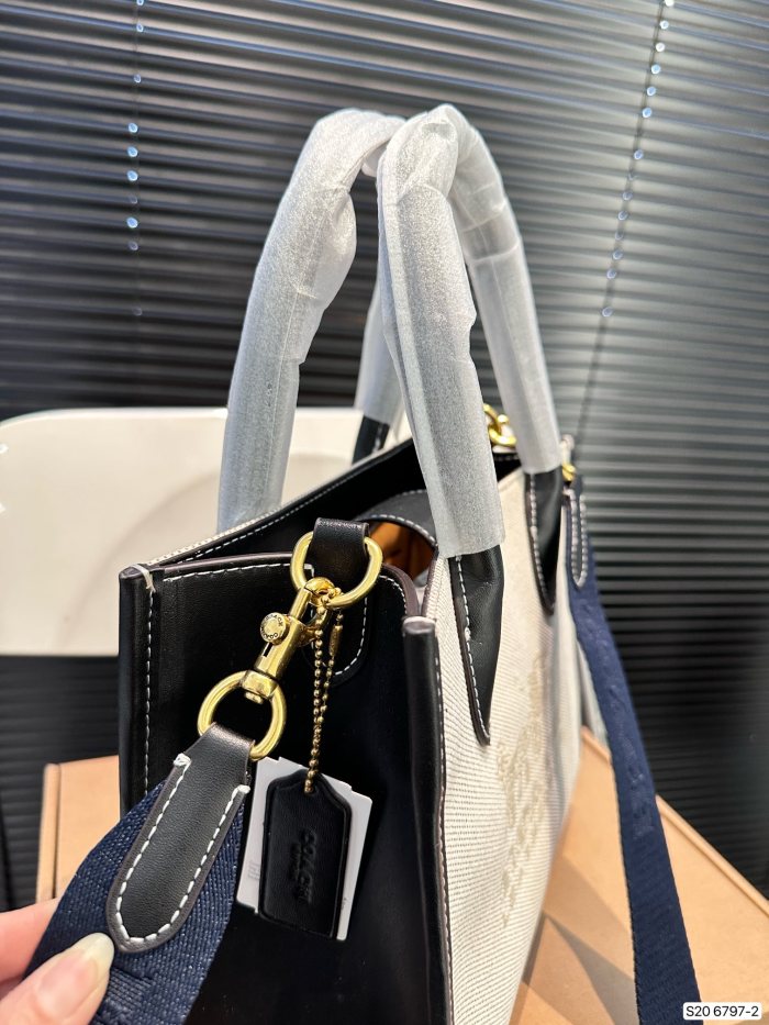 入手困難 コーチ スーパーコピー ショルダーバッグ