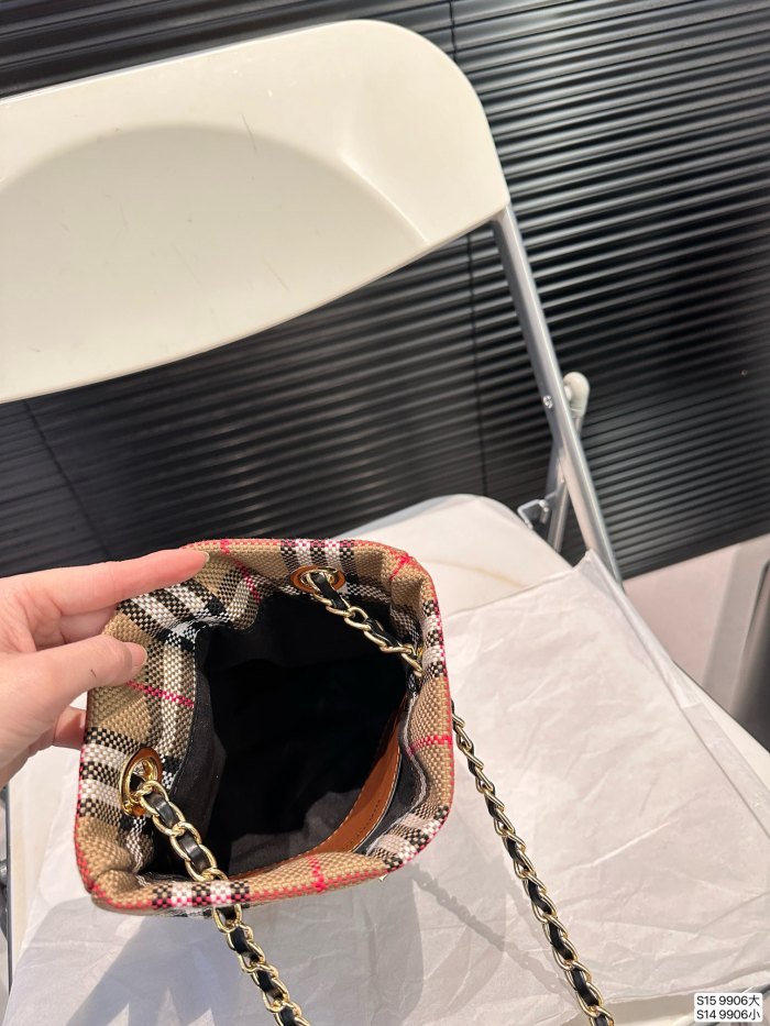大人気 バーバリー 激安通販 ショルダーバッグ