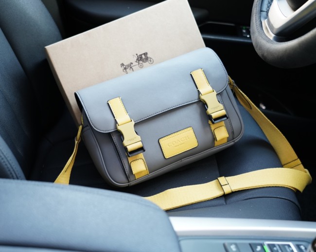 追跡付 コーチ コピー ショルダーバック