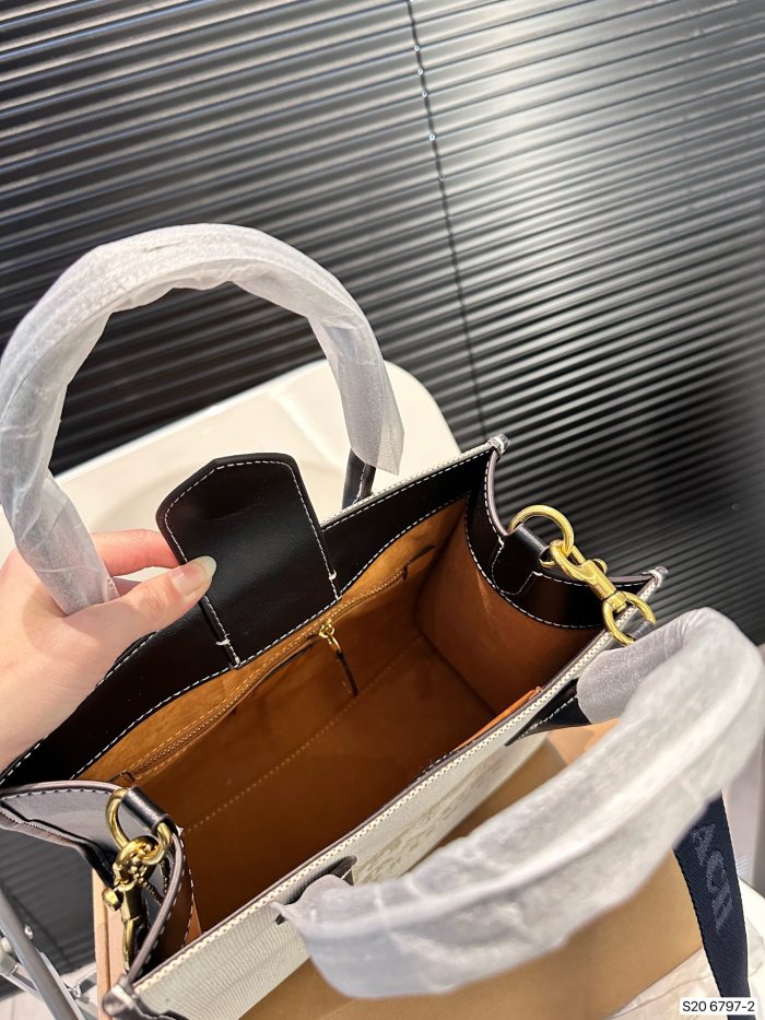 入手困難 コーチ スーパーコピー ショルダーバッグ