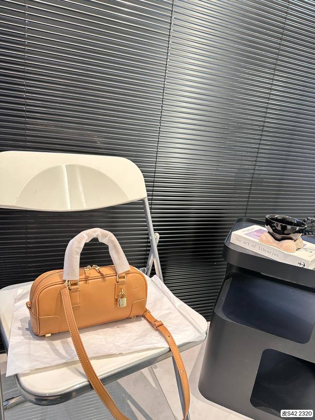 超奇跡の入荷☆ ロエベ 偽物通販 ショルダーバッグ