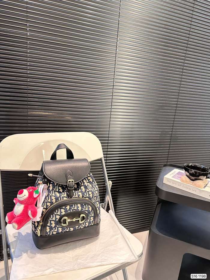 追跡付 ディオール コピーおすすめ リュックバック