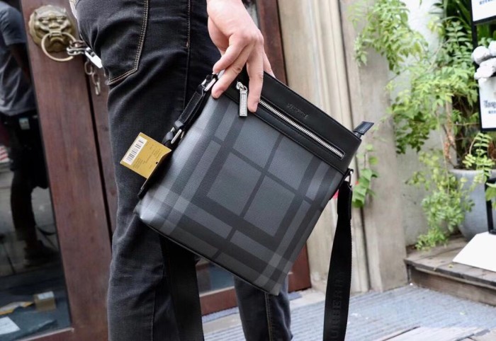 【話題商品！】バーバリー コピーおすすめショルダーバック