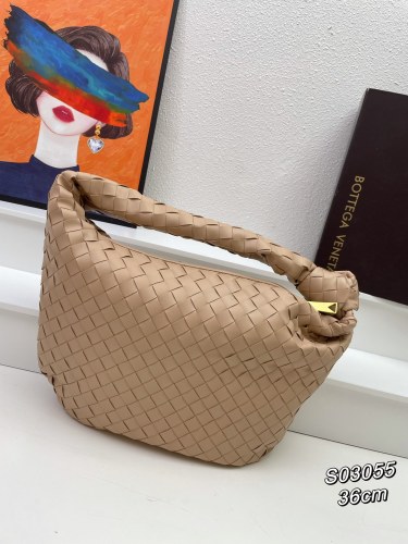 使い勝手良し ボッテガヴェネタ n級品 ショルダーバック