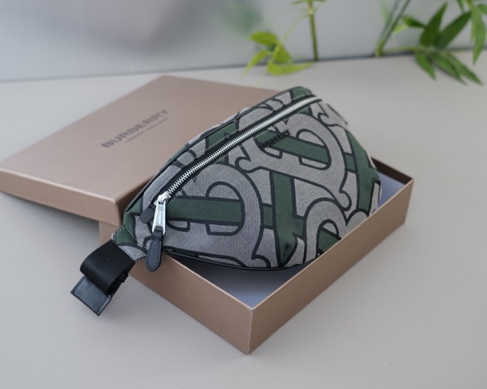 【話題商品！】バーバリー 偽物通販 ショルダーバック