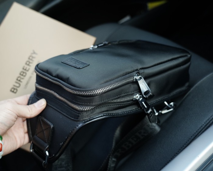日本未入荷 バーバリー コピーおすすめ ショルダーバック