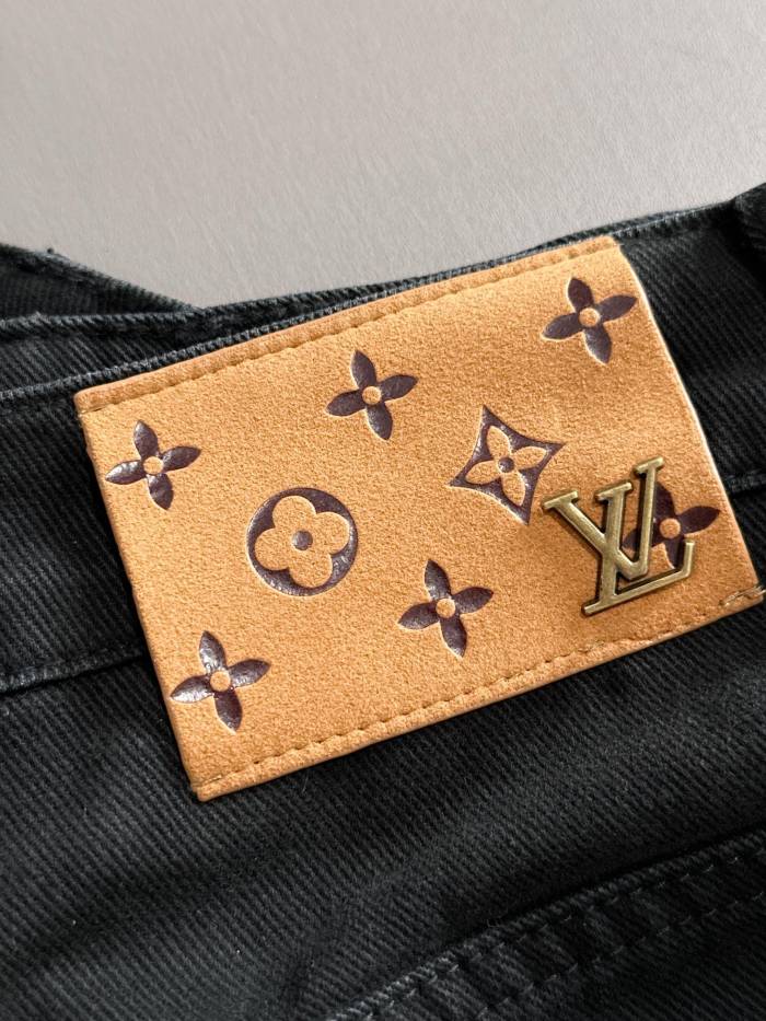新作 ルイヴィトン n級品  LV 2025の四季の新作ダメージジーンズのズボンは