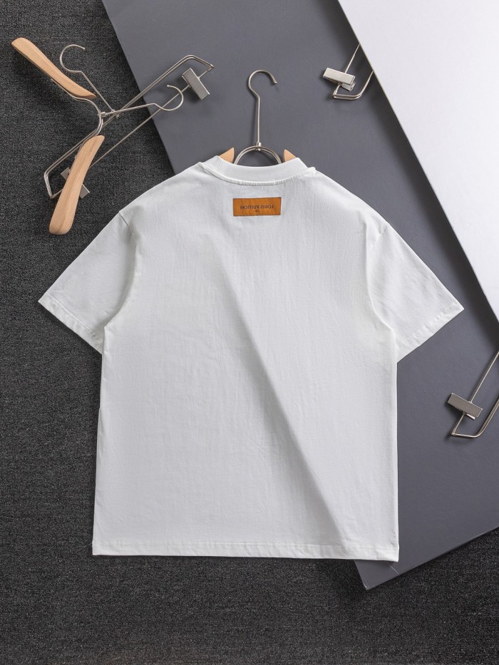 稀少 ルイヴィトン 激安通販 Louis Vuitton胸元ビーズアルファベットポケット刺繍🪡ロゴ重工芸半袖Tシャツ