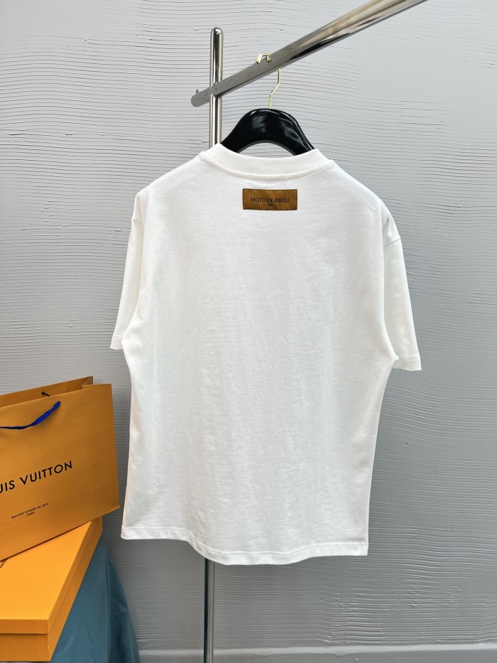 累積売上総額第１位！ルイヴィトン 激安偽物 Louis Vuitton 25ss白黒プリントのクルーネック半袖Tシャツ