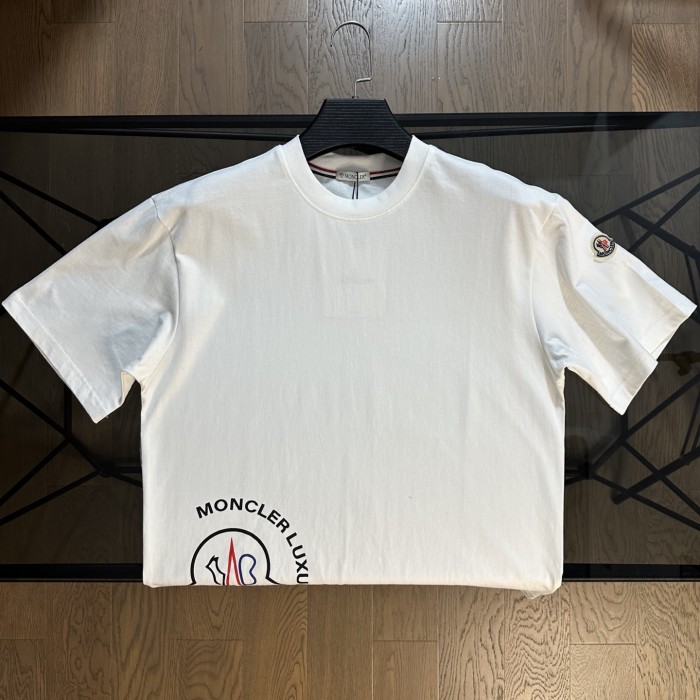 累積売上総額第１位！ モンクレール 激安通販 2025新作刺繍入り大ロゴロゴ半袖Tシャツ2色