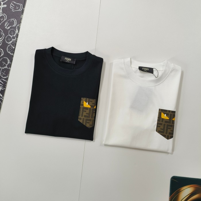 超奇跡の入荷☆ フェンディ コピー  25 SS早春新作目もと怪獣半袖2色