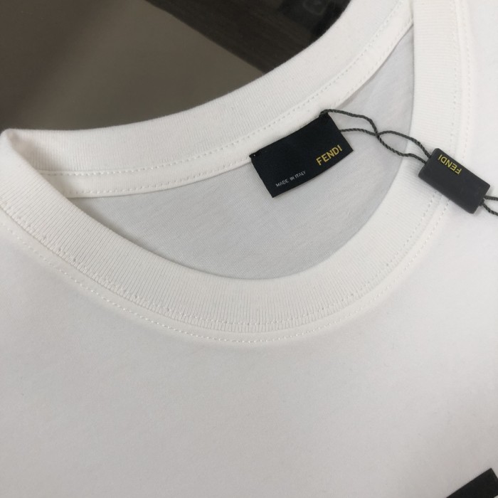 超奇跡の入荷☆ フェンディ n級品 2025の最新半袖Tシャツ
