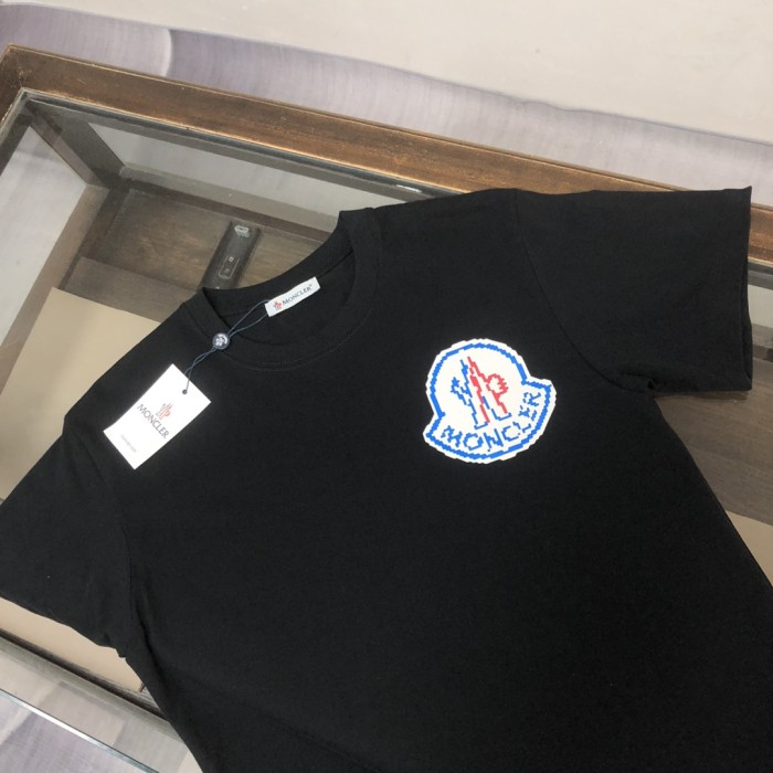 【話題商品！】 モンクレール 激安偽物 2025最新の半袖Tシャツ