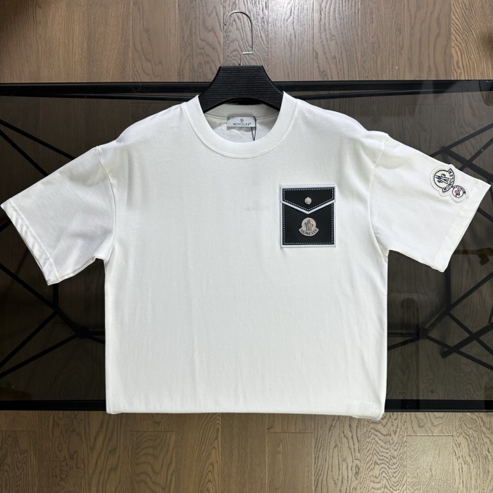 一目惚れ♪ モンクレール コピー 刺繍レザーロゴ刺繍半袖Tシャツ2色