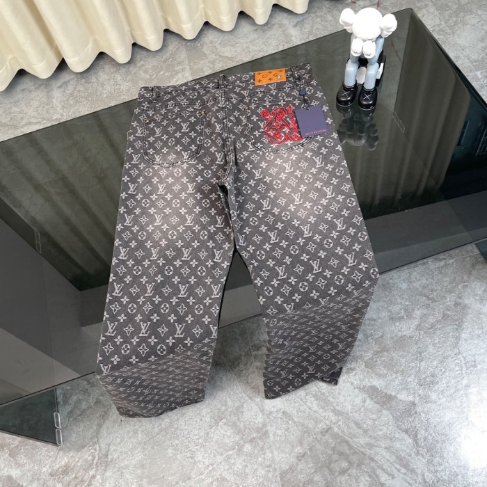 追跡付 ルイヴィトン 激安通販 2025 FW限定グレーの穴開け水洗いレッド刺繍ジーンズ