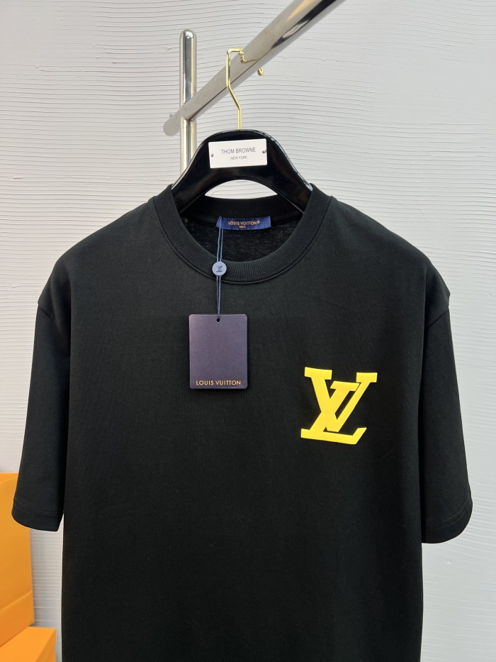 ★超人気  ルイヴィトン スーパーコピー LV 25 SS定番配色Tシャツ新品