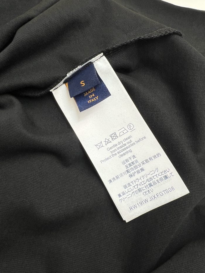 ★超人気  ルイヴィトン スーパーコピー LV 25 SS定番配色Tシャツ新品