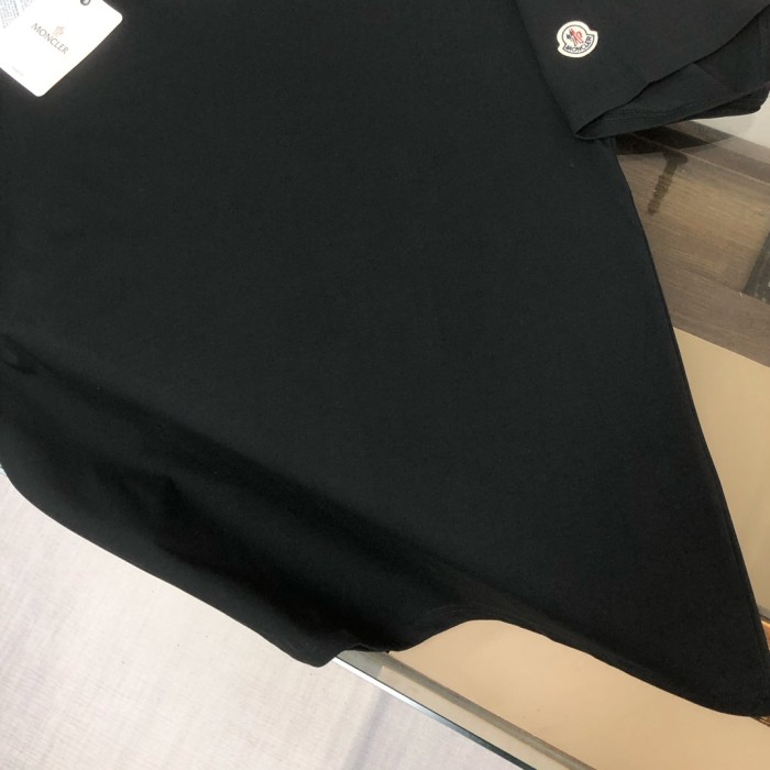 ★超人気 モンクレール 偽物通販 25 ssコーナー同丸首半袖Tシャツ