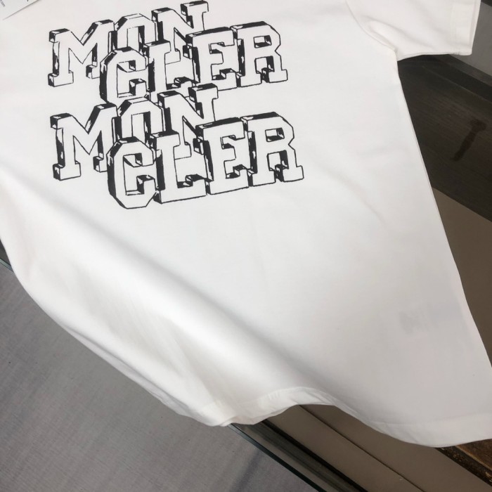 超話題! モンクレール コピーおすすめ 2025最新の半袖Tシャツ