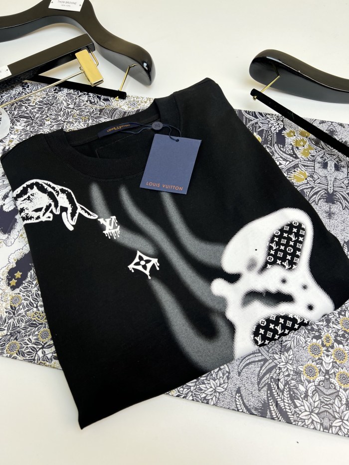 一目惚れ♪ ルイヴィトン コピーおすすめ LV 25 SS春夏モデルTシャツ